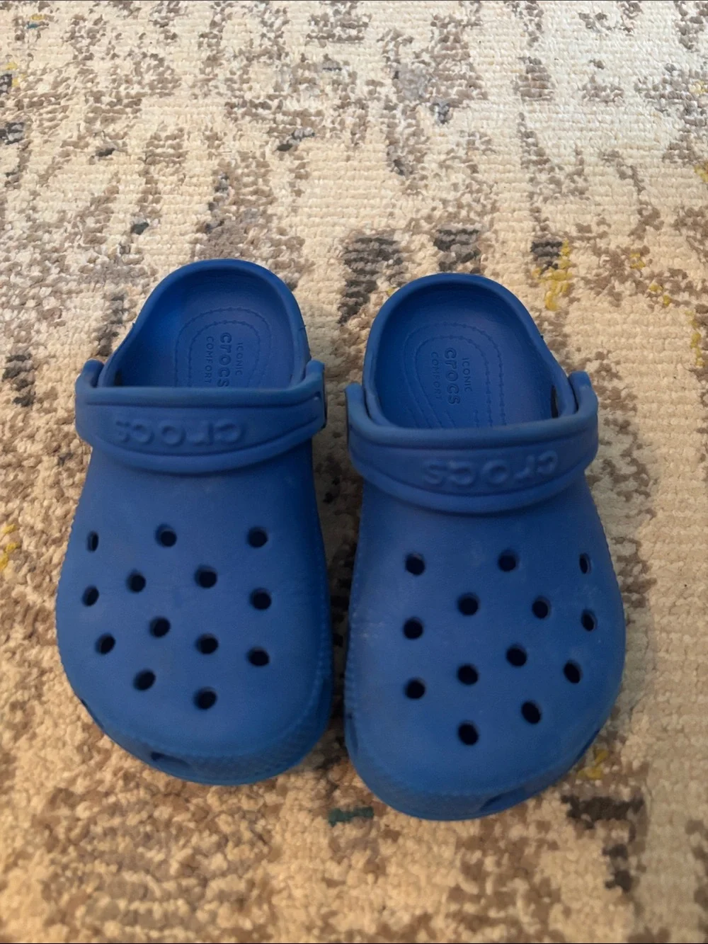CROCS Kids Blue Classic Clogs with Heel Strap - size little kid 9